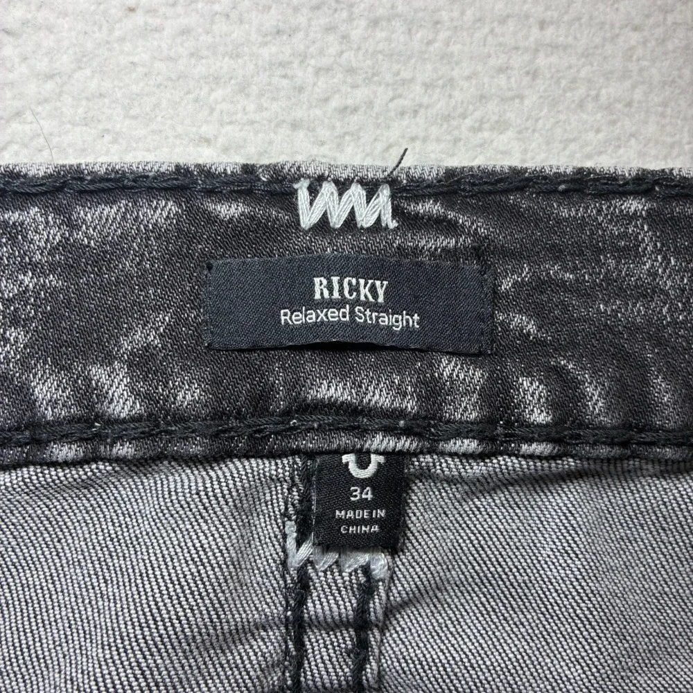 True Religion Ricky Jean Shorts Men 34x12 Black Acid Wash Distressed Denim Jorts - Picture 3 of 7